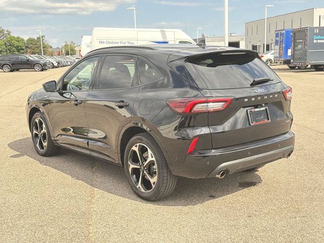 Certified 2023 Ford Escape ST-Line Elite w/ Premium Technology Package AWD/4WD image 6