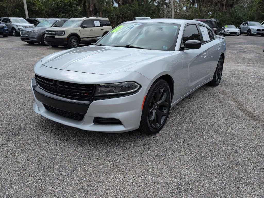 Used 2020 Dodge Charger SXT w/ Blacktop Package image 6