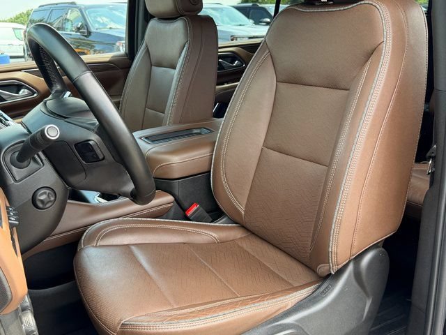 Used 2023 Chevrolet Tahoe High Country AWD/4WD image 9