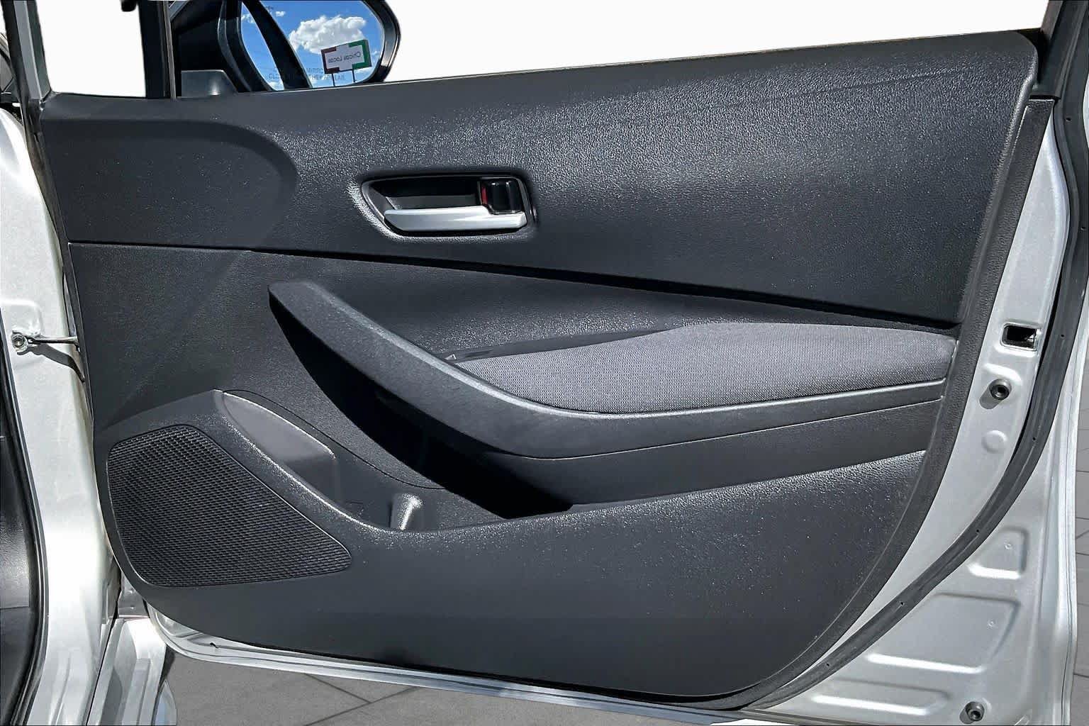 Used 2020 Toyota Corolla LE FWD image 22