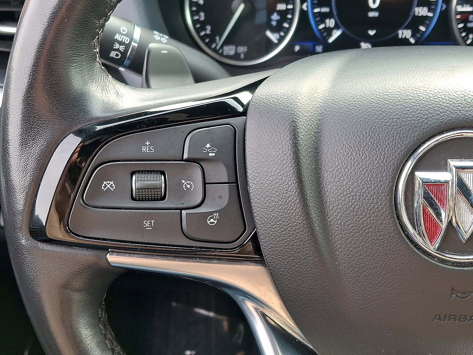 Used 2024 Buick Enclave Premium image 20