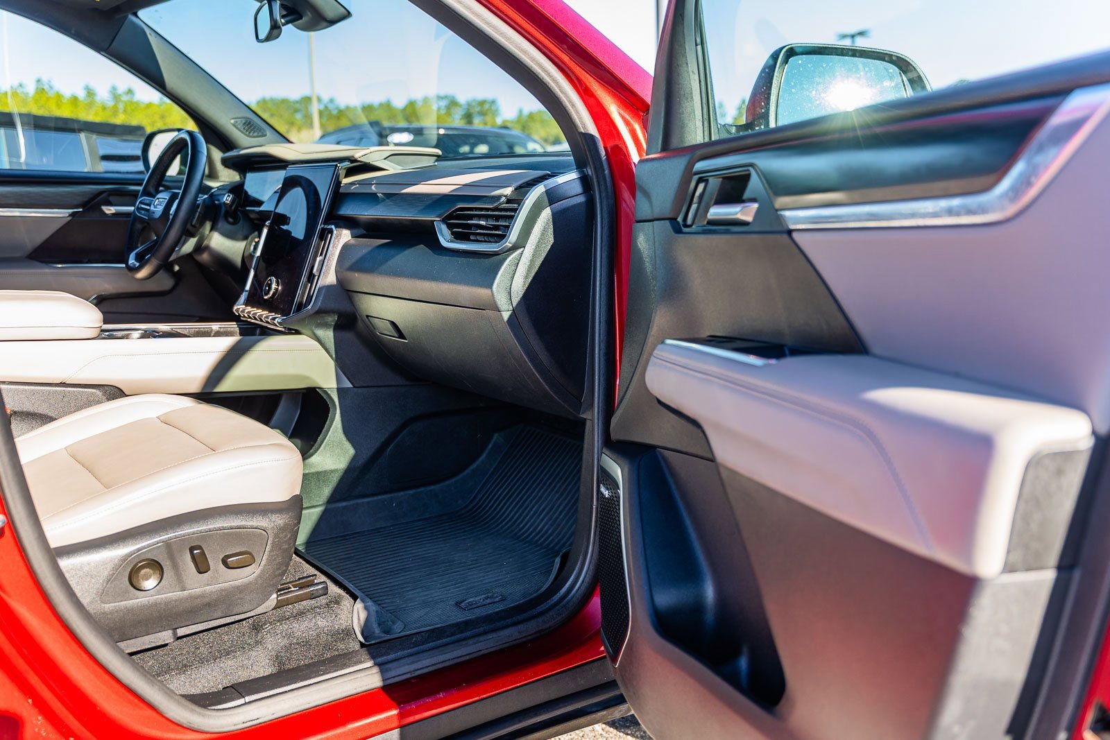 Used 2024 GMC Acadia Elevation w/ Black Edition image 12