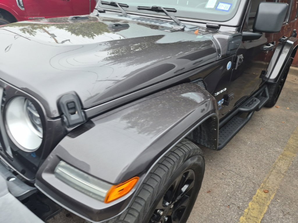 Used 2022 Jeep Wrangler Unlimited Sahara AWD/4WD image 5
