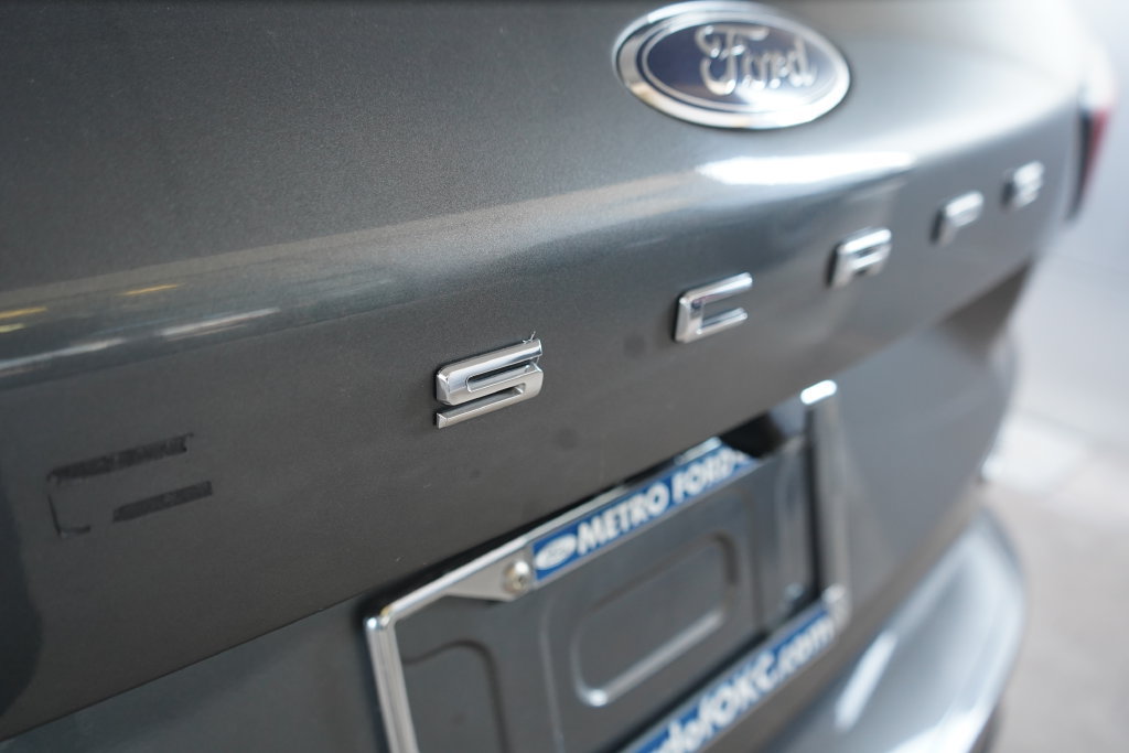 Certified 2024 Ford Escape ST-Line AWD/4WD image 7