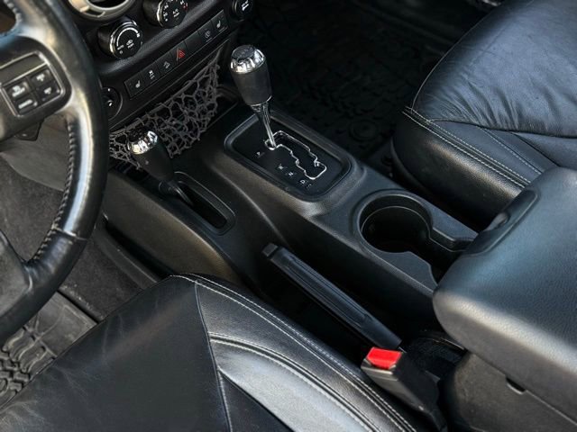 Used 2018 Jeep Wrangler Unlimited Sahara w/ Connectivity Group image 24