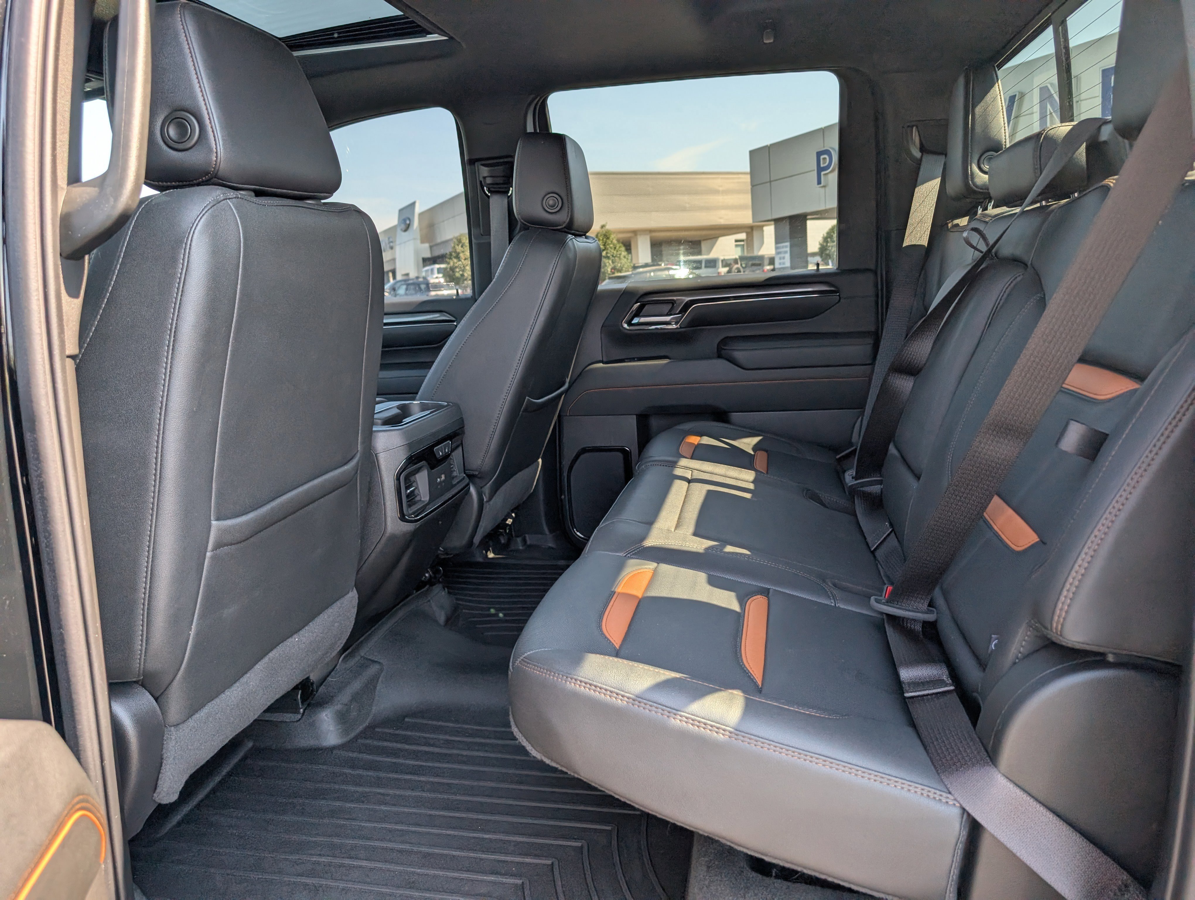 Used 2024 GMC Sierra 2500 AT4 w/ AT4 Premium Plus Package AWD/4WD image 15