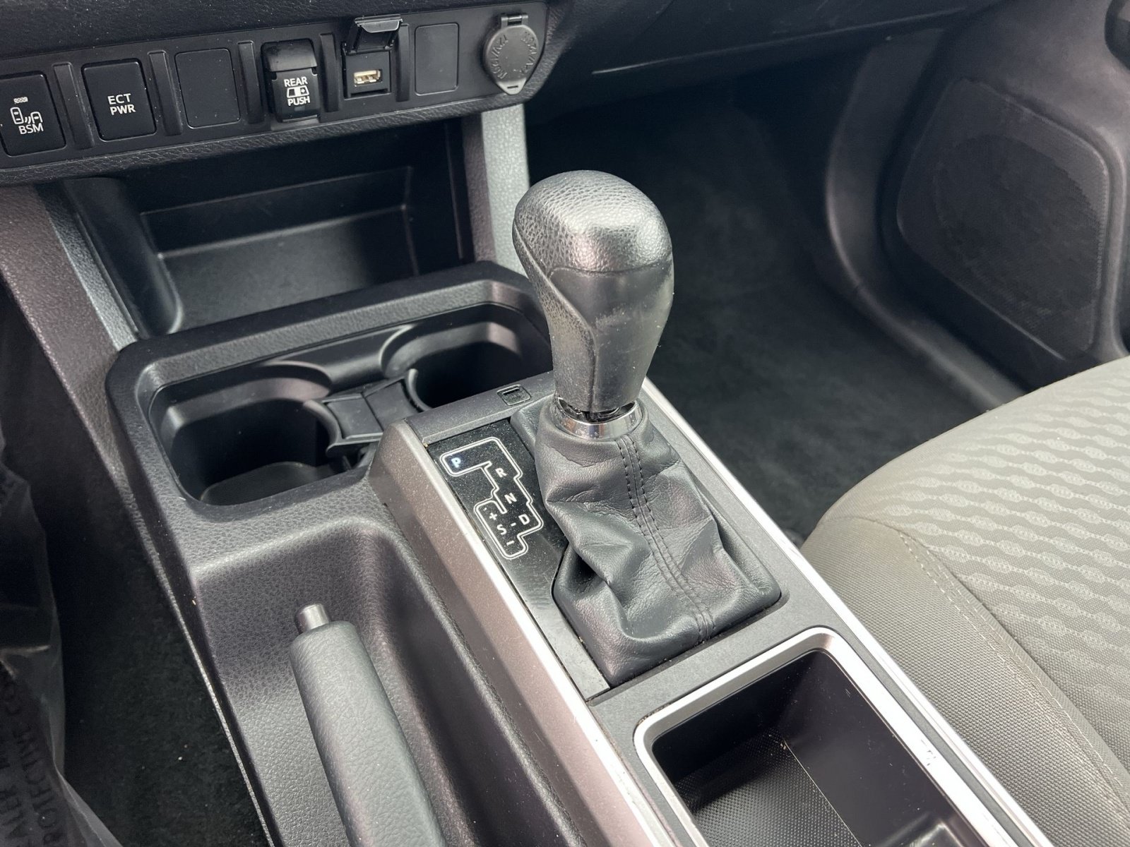 Used 2022 Toyota Tacoma SR5 w/ Technology Package AWD/4WD image 19