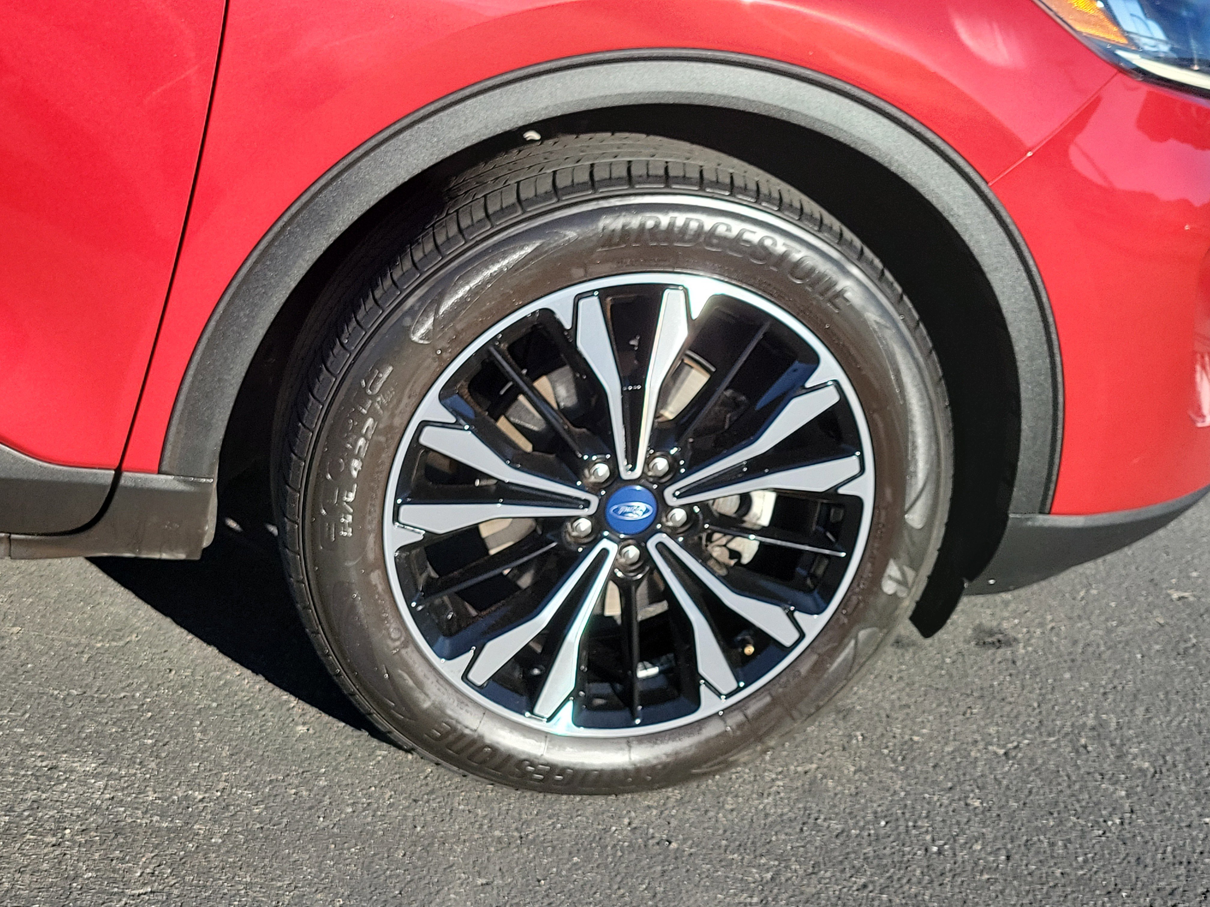 Certified 2022 Ford Escape SE w/ SE Sport Appearance Package image 14