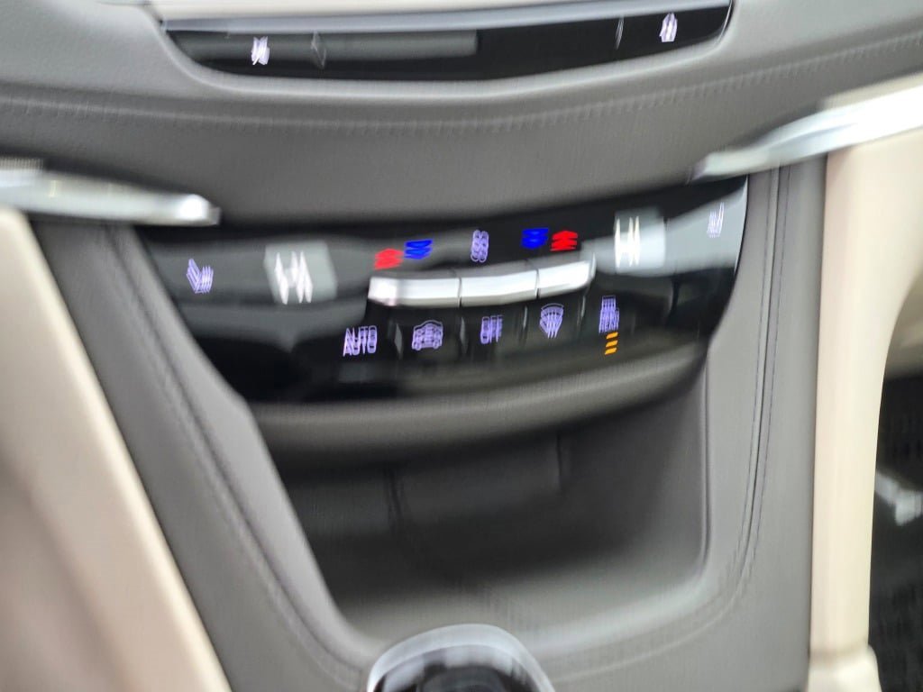 Used 2023 Cadillac XT5 Premium Luxury image 25