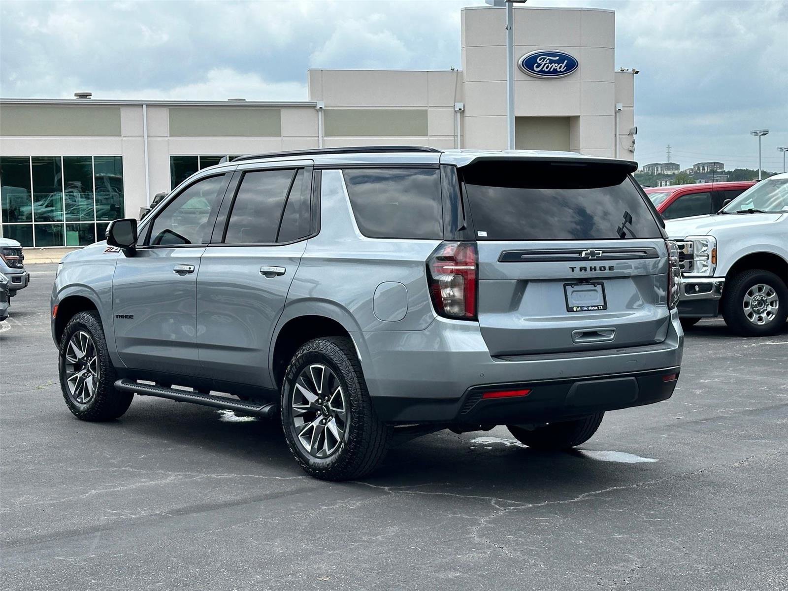 Used 2024 Chevrolet Tahoe Z71 w/ Luxury Package image 4