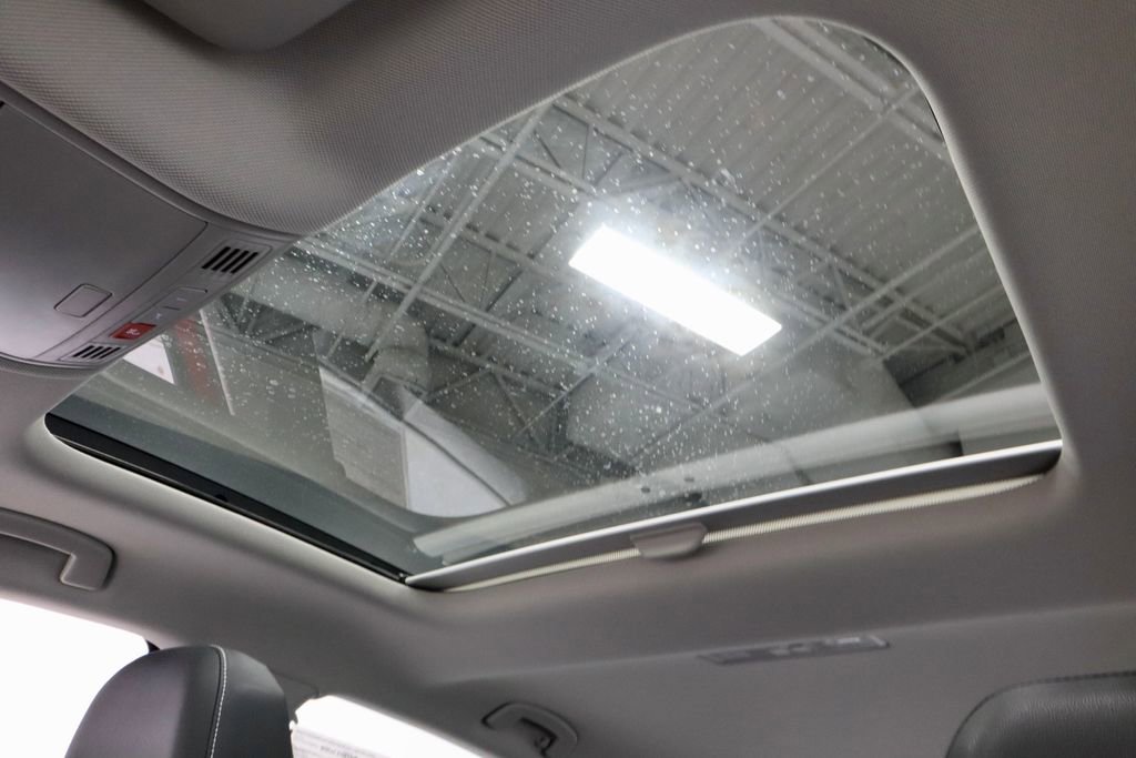 Used 2023 Volkswagen Jetta SE w/ Panoramic Sunroof Package FWD image 33