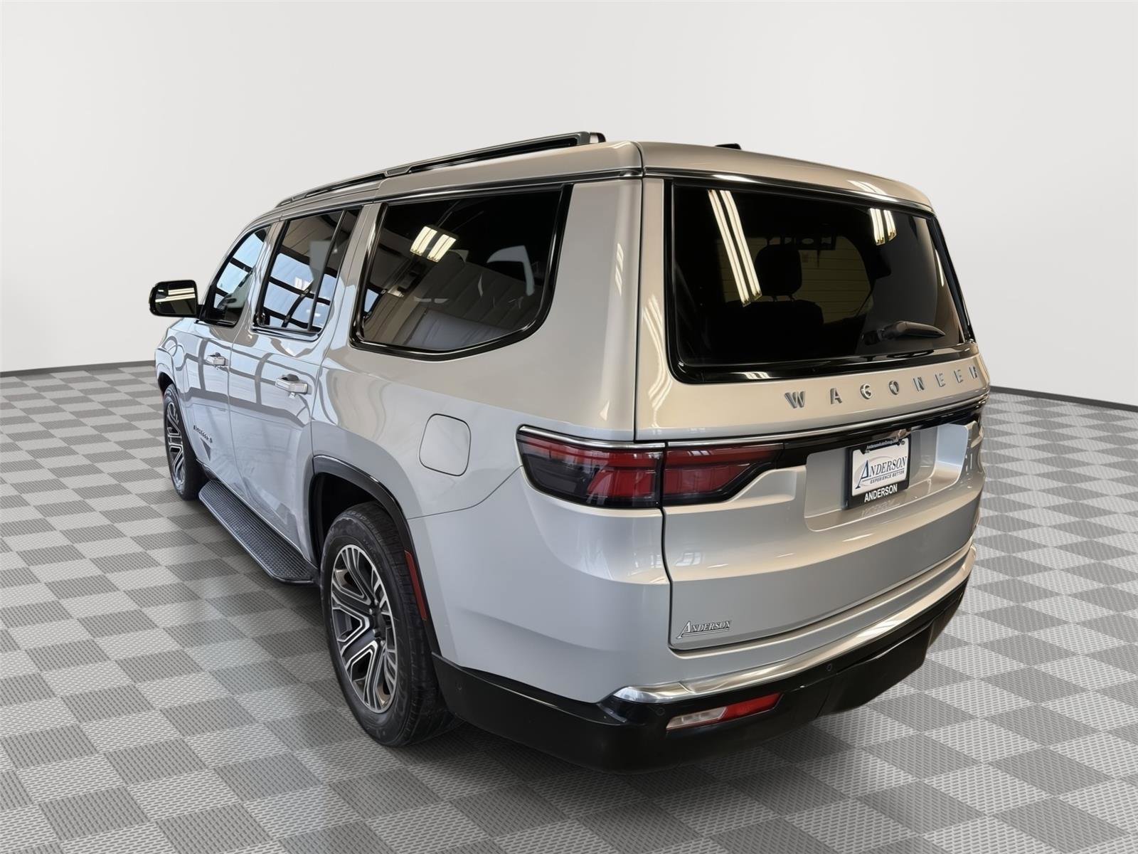 Used 2024 Jeep Wagoneer Series II w/ Convenience Group I AWD/4WD image 9
