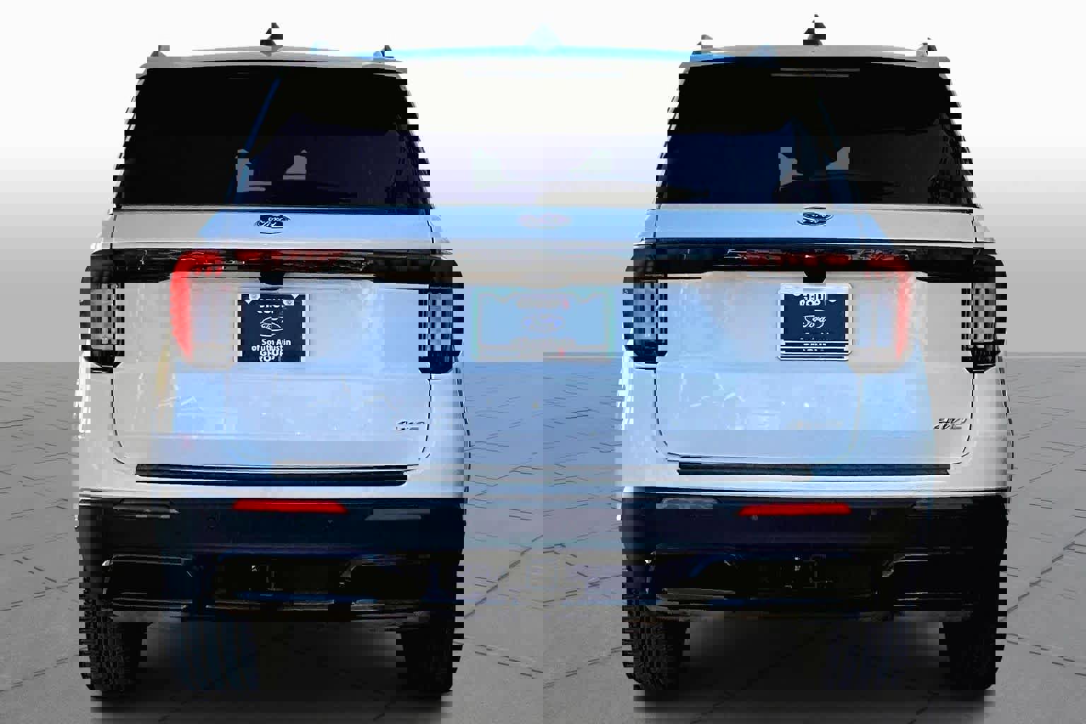 Certified 2025 Ford Explorer ST-Line w/ Premium Package image 4