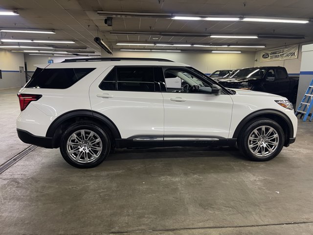 Certified 2025 Ford Explorer Active w/ Active Comfort Package AWD/4WD image 8