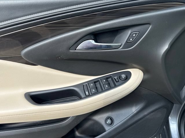 Used 2019 Buick Envision Preferred FWD image 16