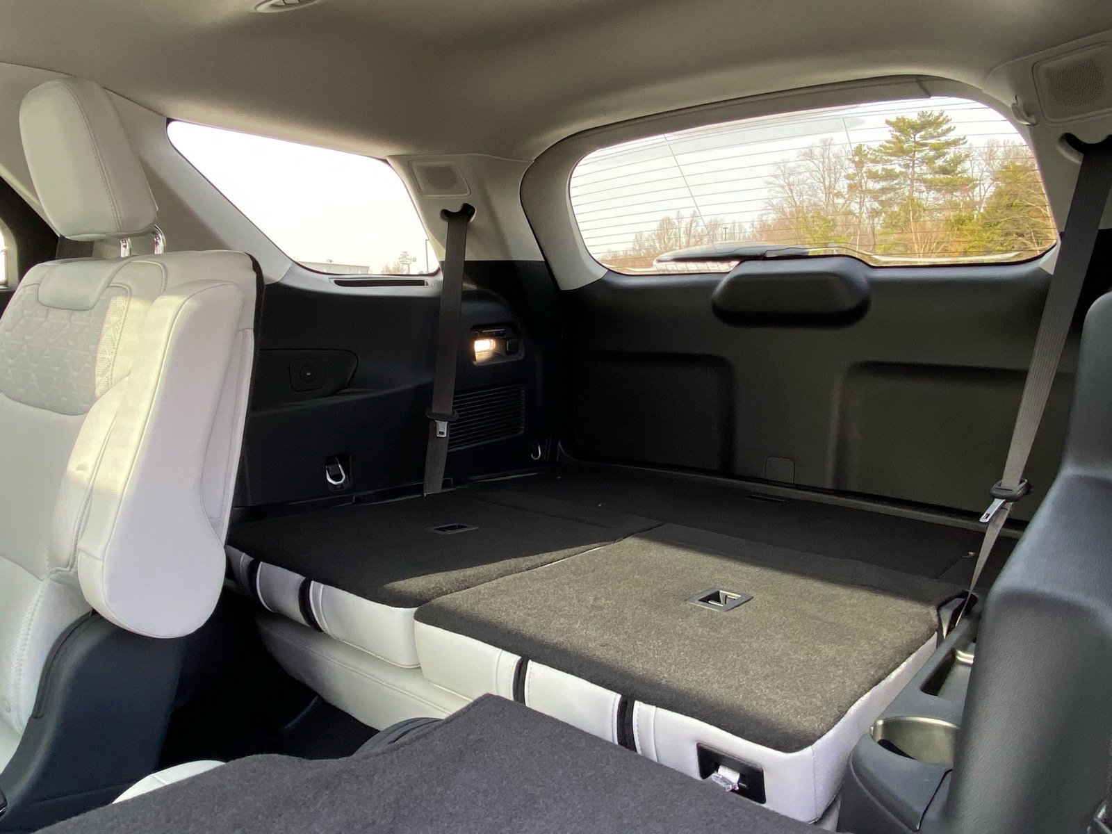 Certified 2025 Ford Explorer Platinum w/ Ultimate Package image 24