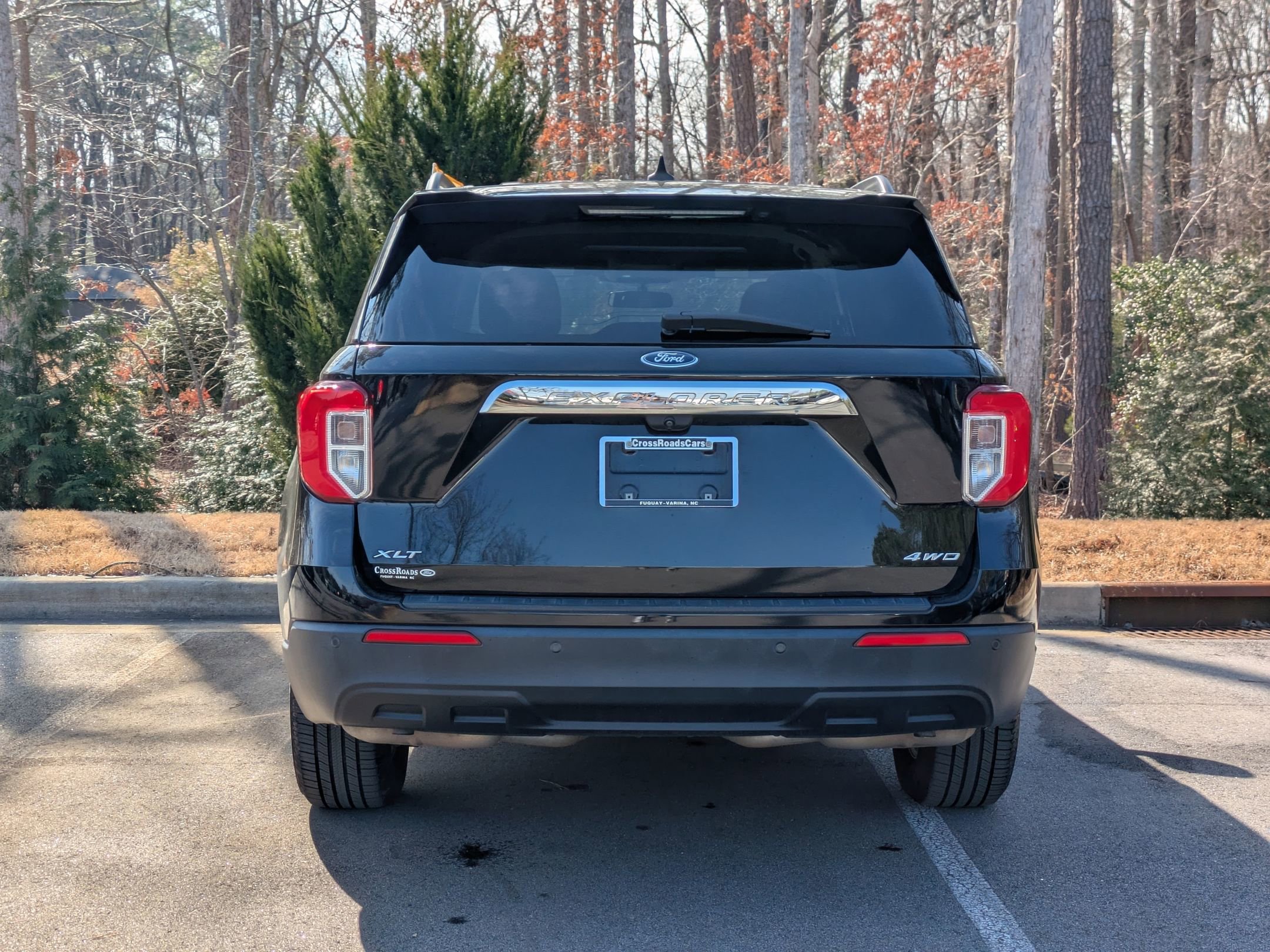 Certified 2022 Ford Explorer XLT image 3