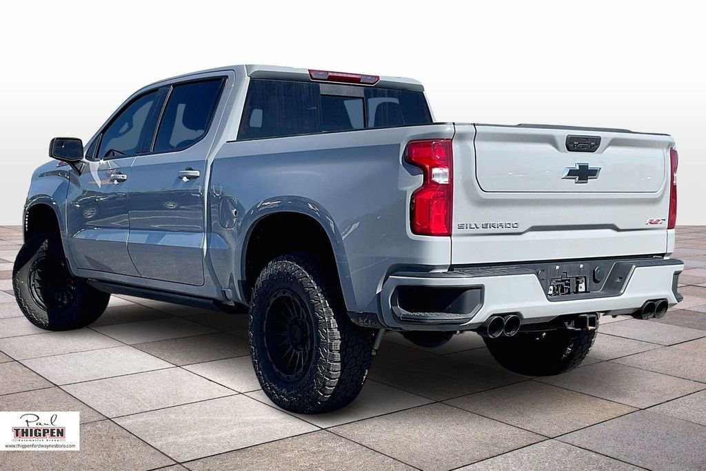 Used 2025 Chevrolet Silverado 1500 RST image 2