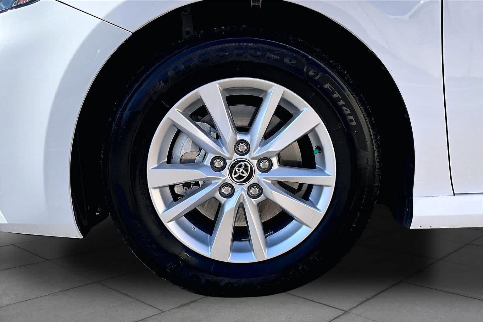 Used 2025 Toyota Camry LE FWD image 11