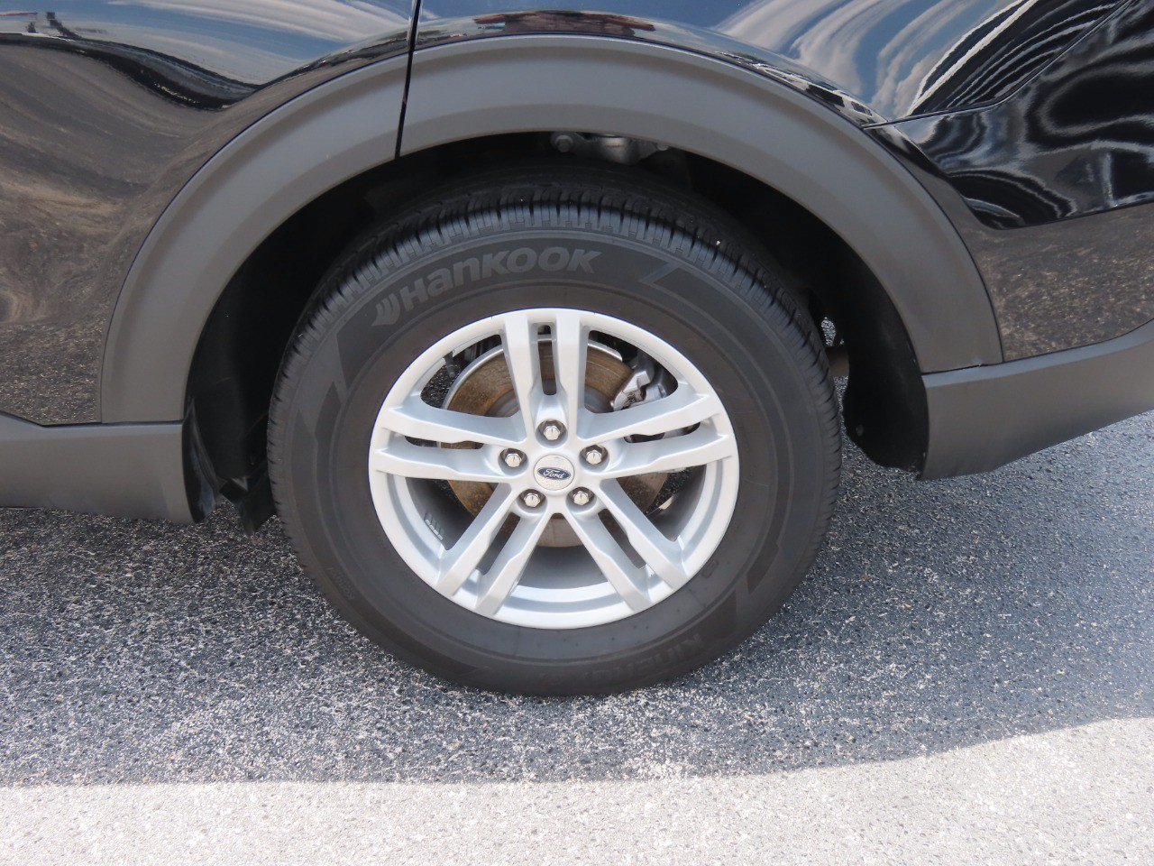 Certified 2023 Ford Explorer XLT w/ Equipment Group 202A RWD image 16