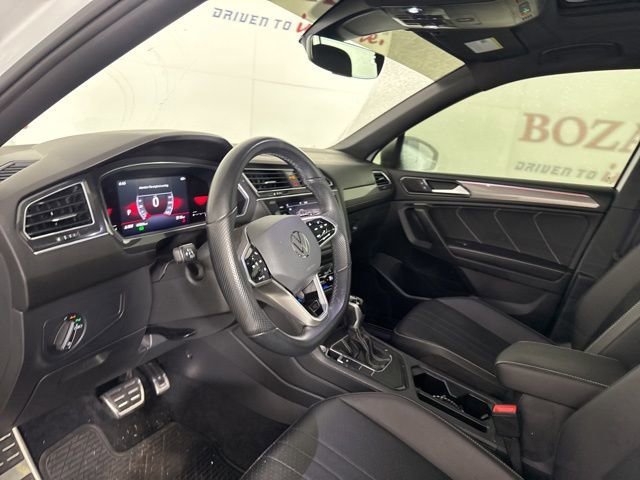 Used 2022 Volkswagen Tiguan SE R-Line image 12