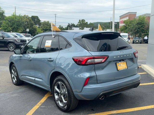 Certified 2023 Ford Escape ST-Line w/ Tech Pack #1 AWD/4WD image 6