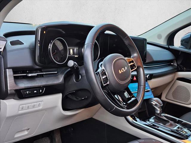 Used 2024 Kia Carnival EX FWD image 10