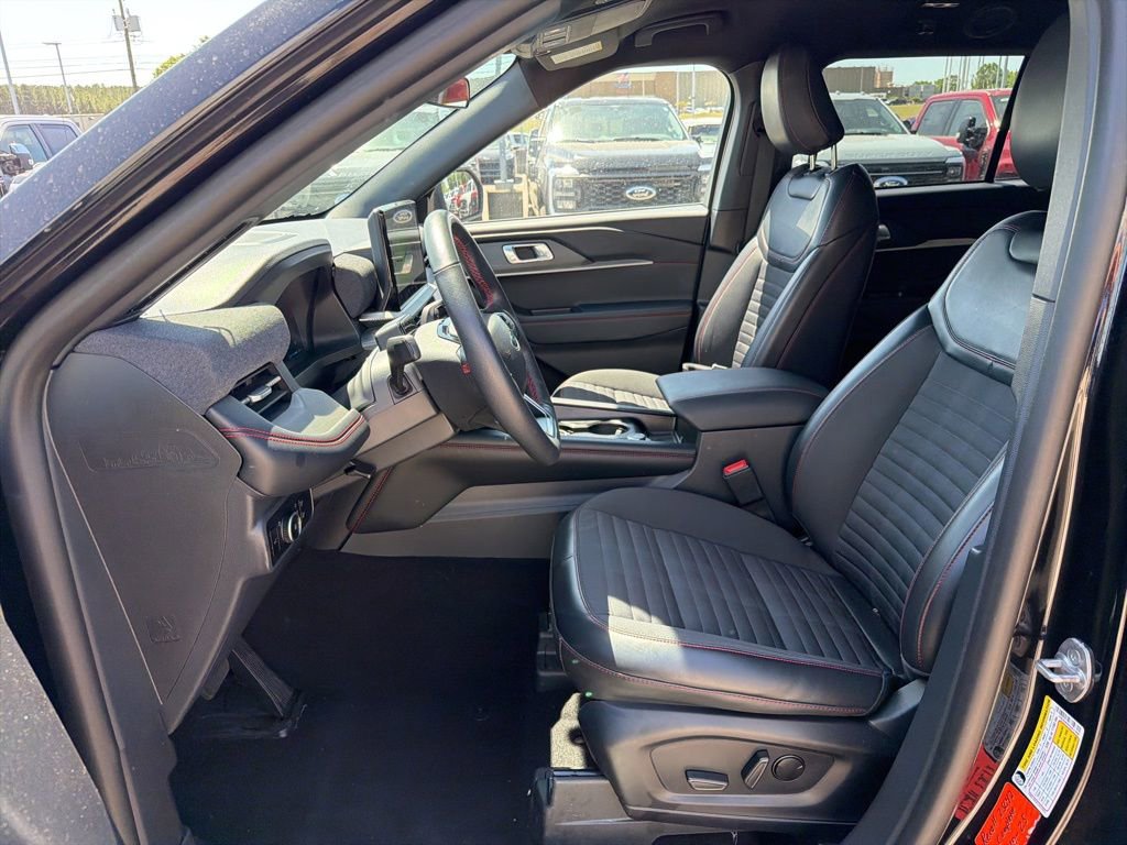 Certified 2025 Ford Explorer ST-Line w/ ST-Line Street Pack AWD/4WD image 11
