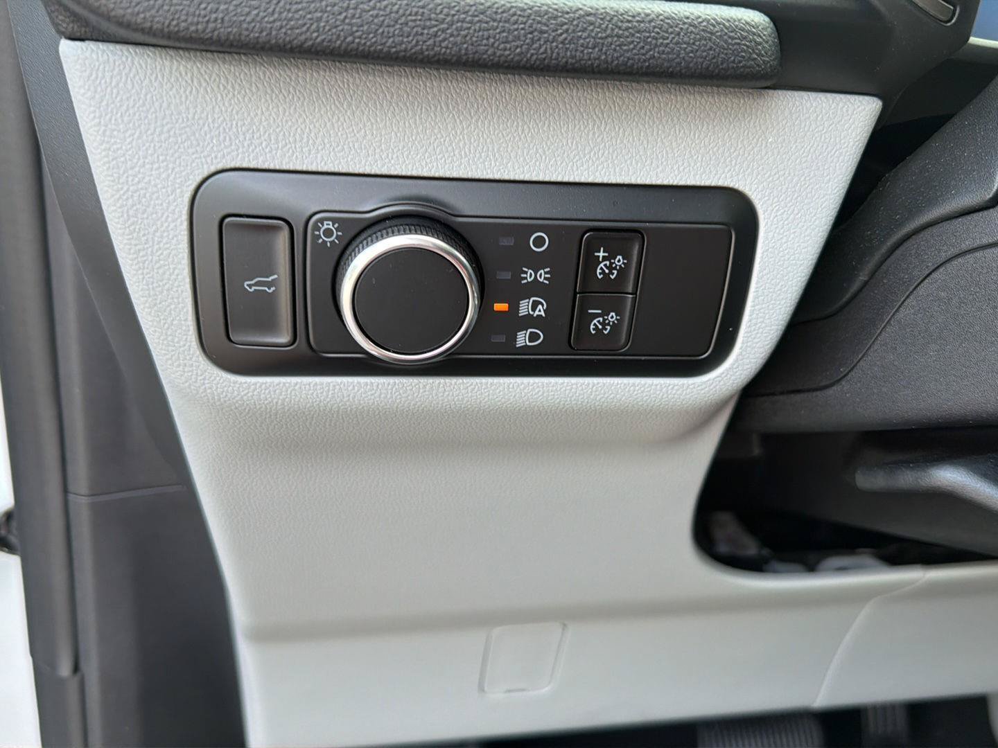 Certified 2025 Ford Escape Active w/ Cold Weather Package FWD image 19