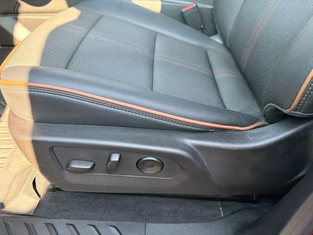 Used 2024 GMC Canyon AT4 w/ Technology Package AWD/4WD image 7