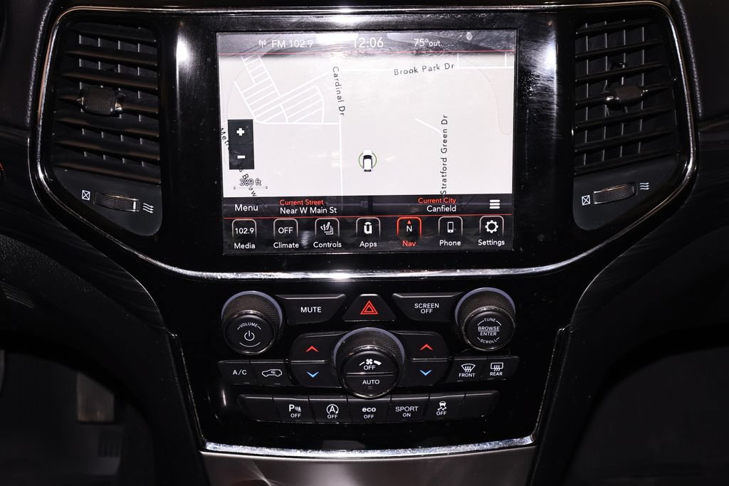 Used 2020 Jeep Grand Cherokee Altitude AWD/4WD image 25