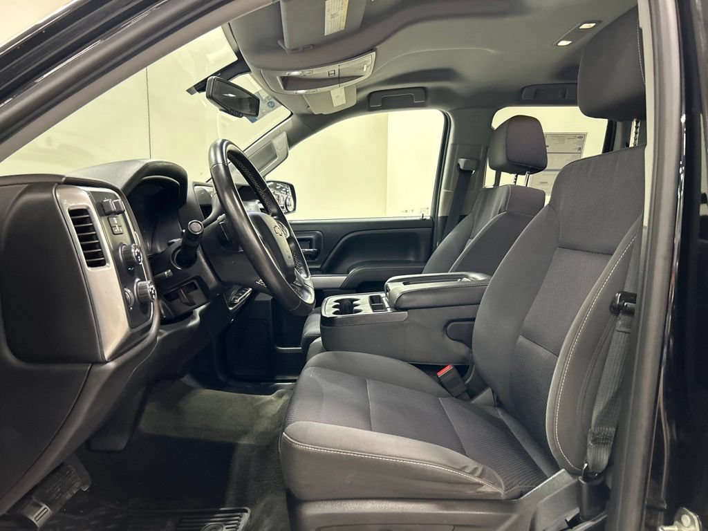Used 2018 Chevrolet Silverado 1500 LT w/ Midnight Edition AWD/4WD image 9
