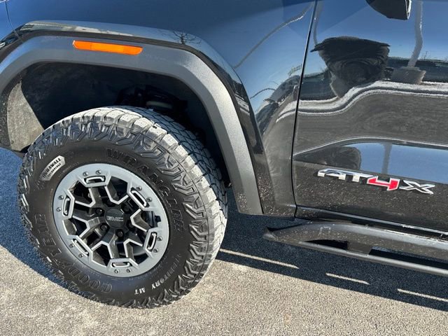 Used 2023 GMC Canyon AT4X w/ Edition 1 AWD/4WD image 8