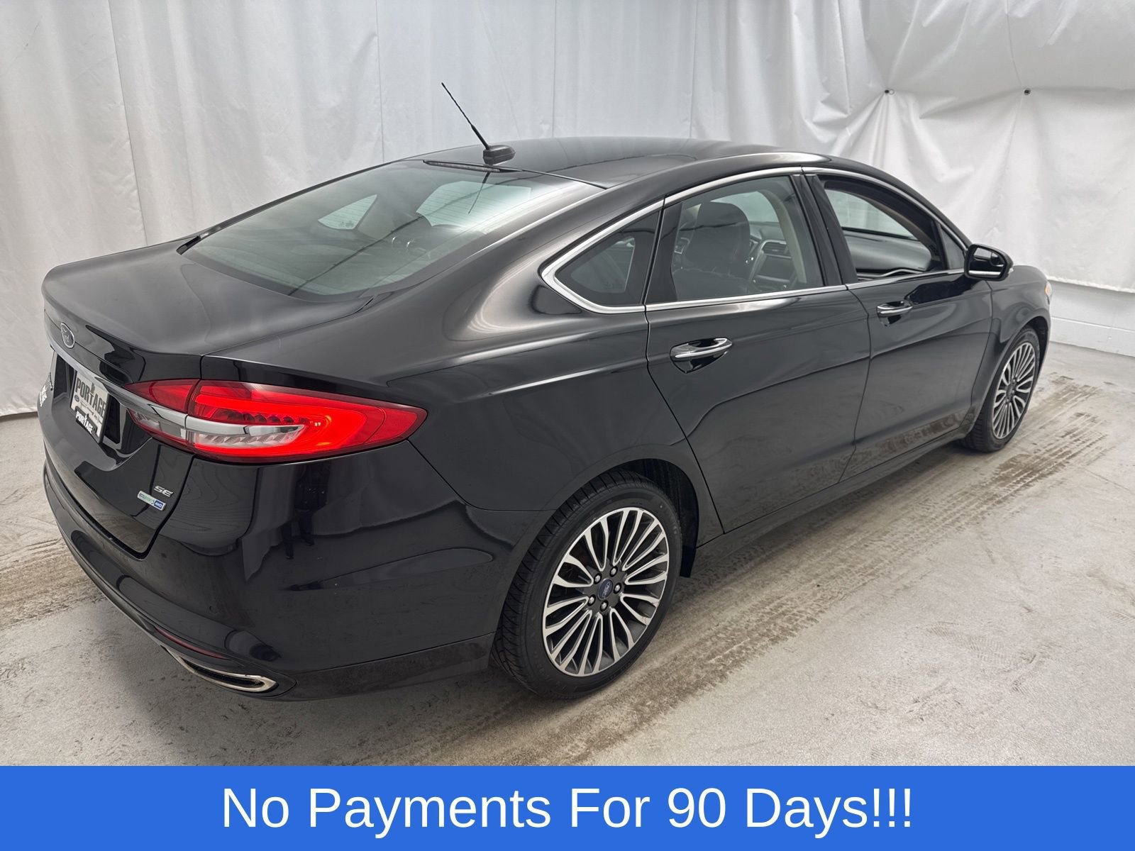 Certified 2018 Ford Fusion SE w/ Fusion SE Technology Package image 2