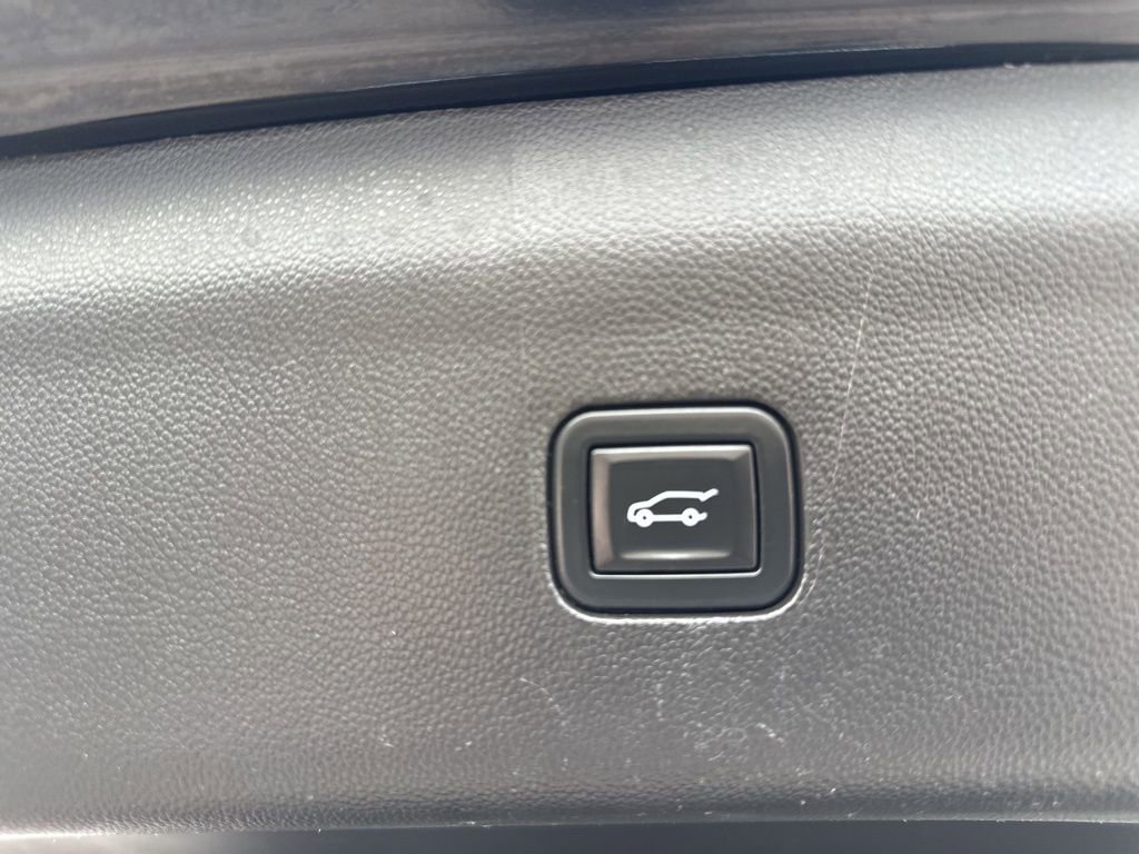 Used 2021 Buick Enclave Avenir w/ Avenir Technology Package image 18