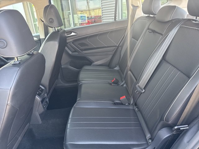 Used 2024 Volkswagen Tiguan SE AWD/4WD image 39