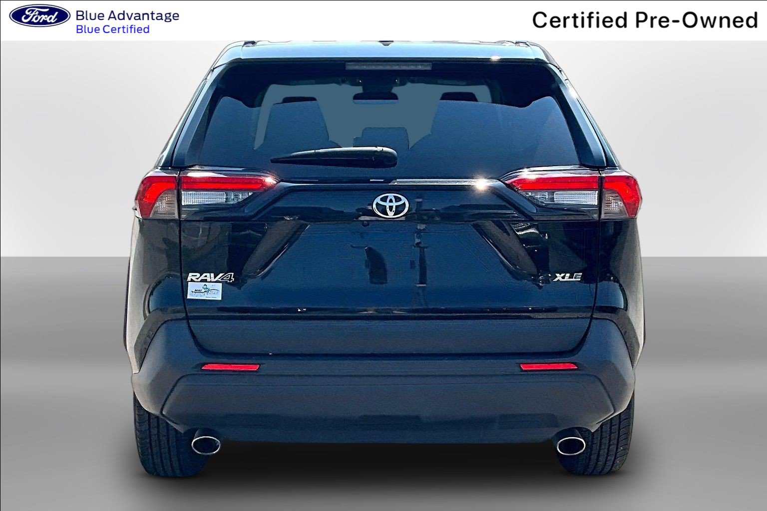 Used 2024 Toyota RAV4 XLE FWD image 4