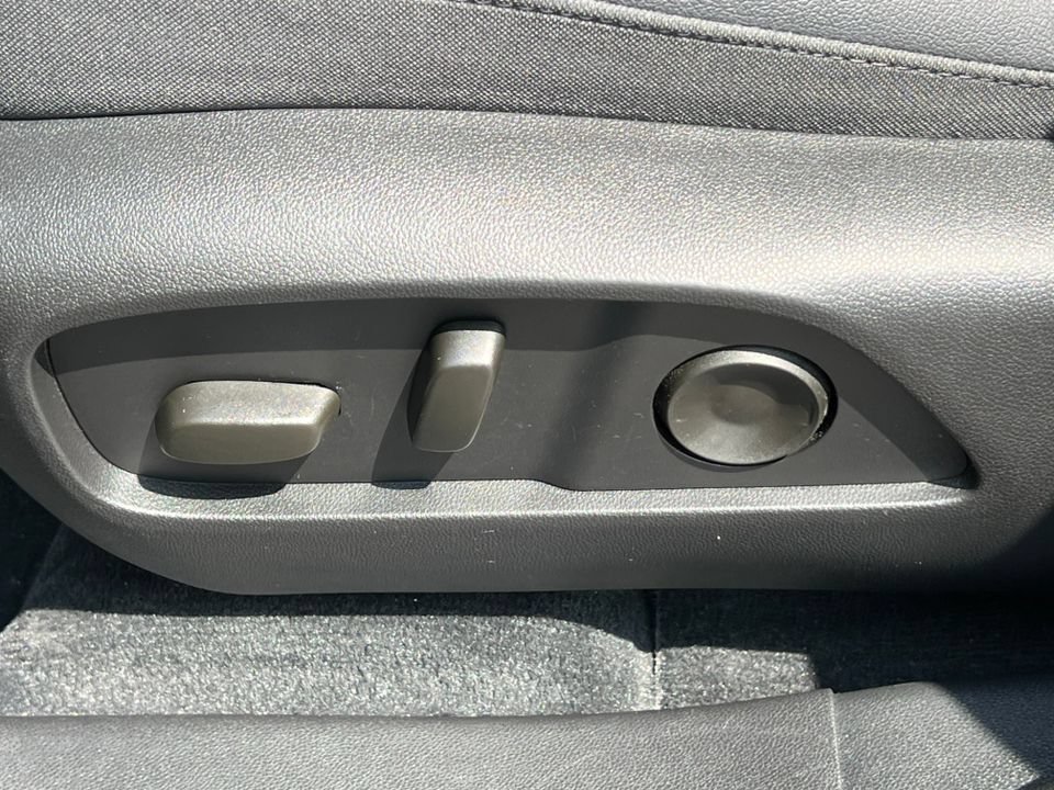 Used 2025 Chevrolet Equinox LT w/ Convenience Package II AWD/4WD image 9