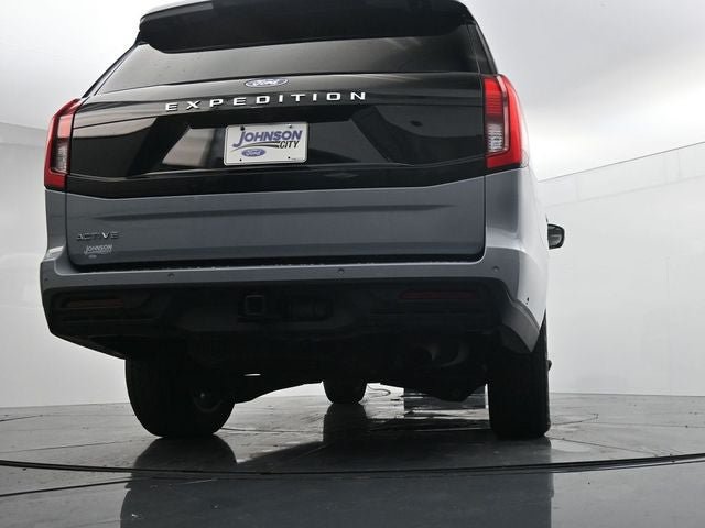 Certified 2025 Ford Expedition Active AWD/4WD image 35