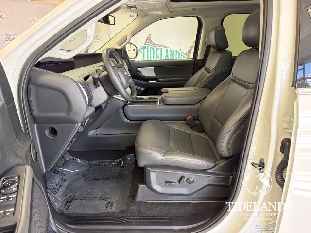 Certified 2025 Ford Expedition Active AWD/4WD image 11