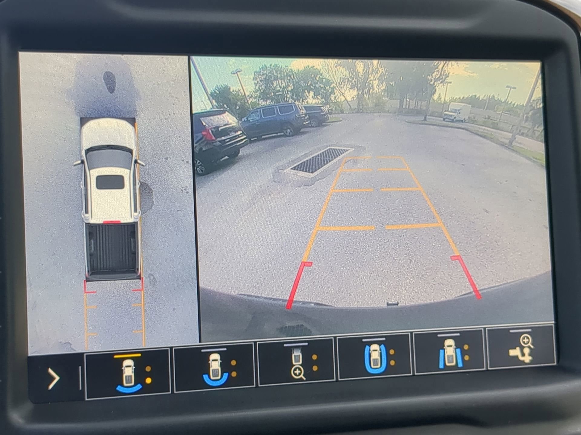 Used 2019 Chevrolet Silverado 1500 High Country w/ Technology Package image 61