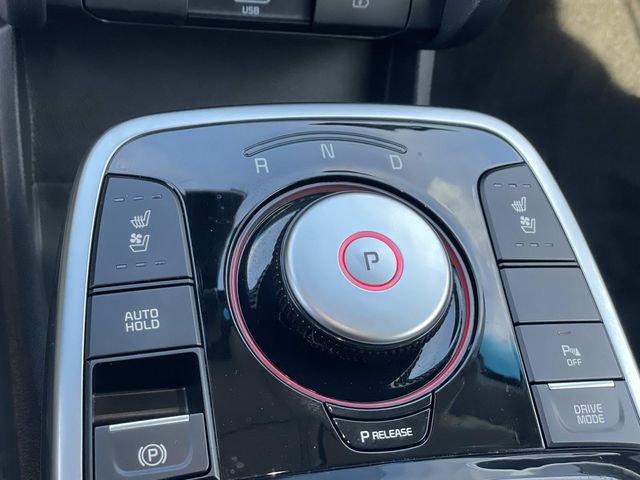 Used 2022 Kia Niro EX Premium image 16