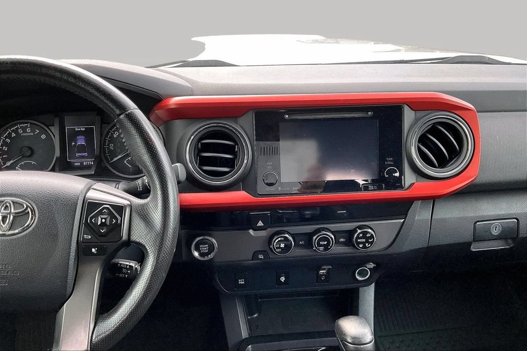 Used 2017 Toyota Tacoma TRD Sport w/ Tow Package RWD image 6