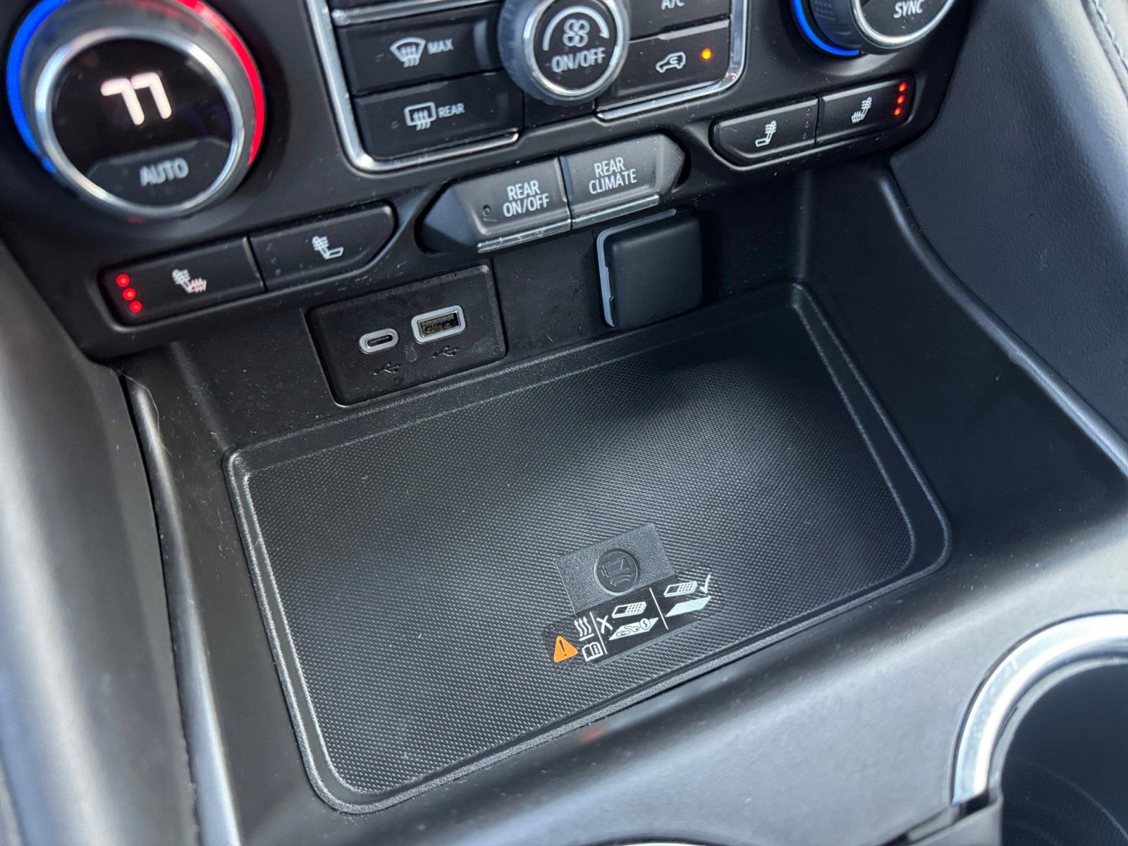 Used 2024 Chevrolet Tahoe Z71 w/ Luxury Package image 23