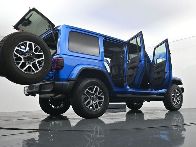 Used 2025 Jeep Wrangler Unlimited Sahara AWD/4WD image 44