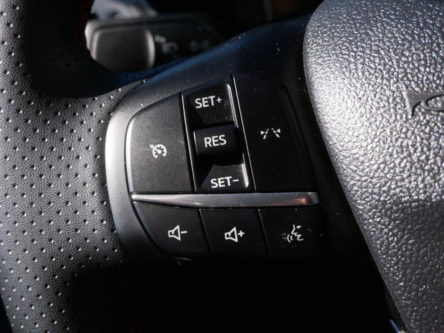 Certified 2025 Ford Escape ST-Line Select AWD/4WD image 18
