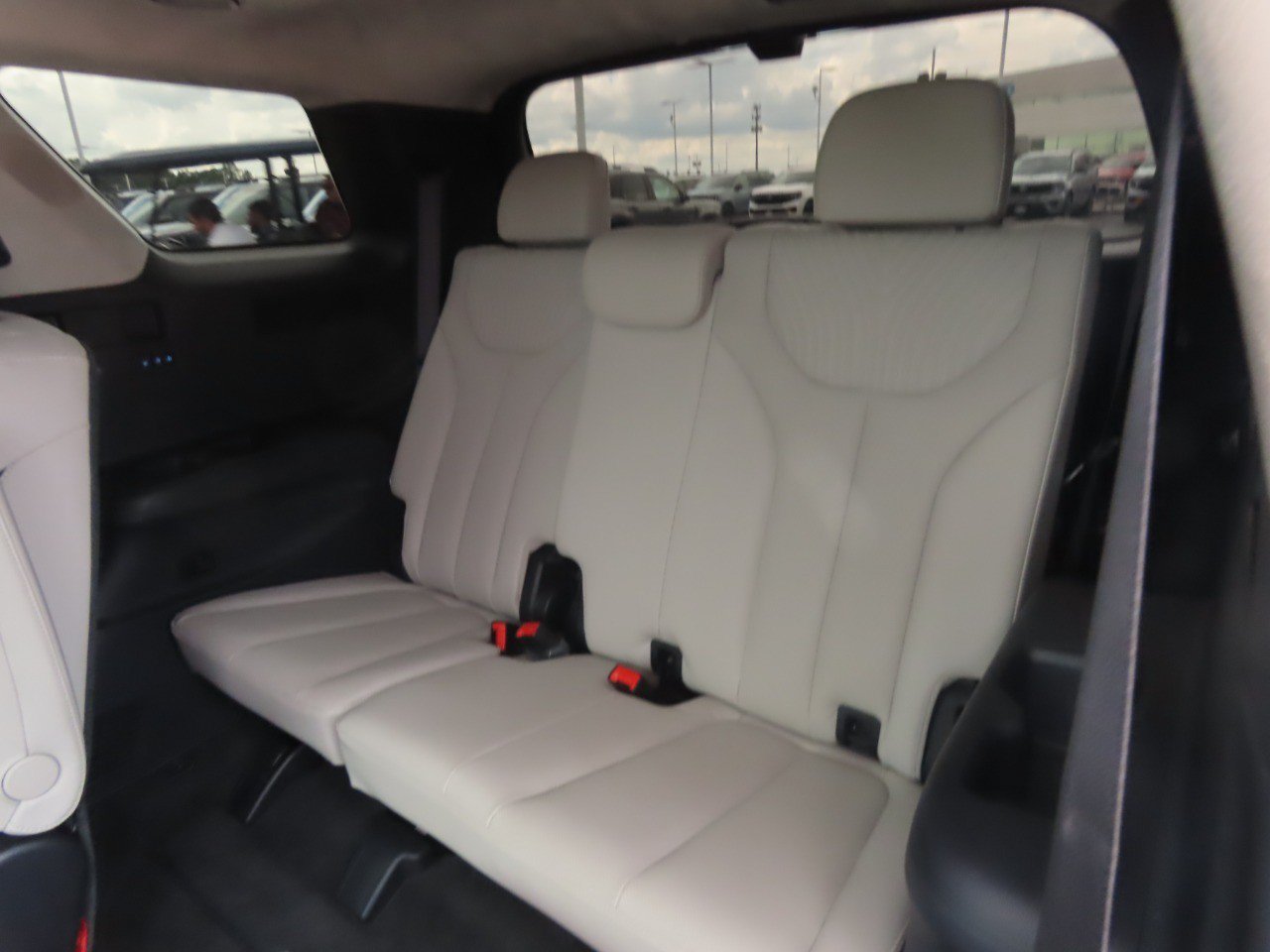 Used 2025 Hyundai Palisade Calligraphy FWD image 22