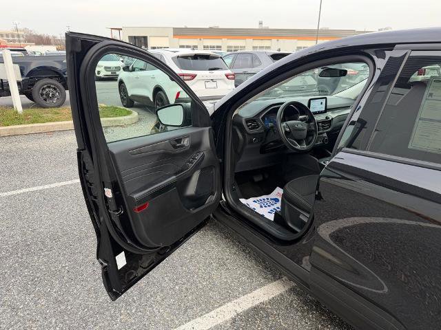 Certified 2025 Ford Escape Active image 9