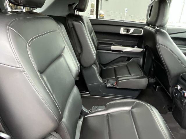 Certified 2022 Ford Explorer XLT w/ Equipment Group 202A RWD image 29