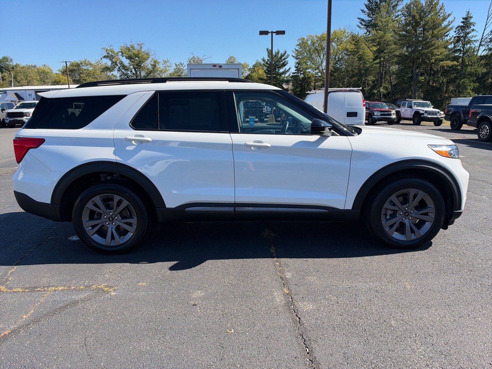 Certified 2023 Ford Explorer XLT w/ Equipment Group 202A AWD/4WD image 19
